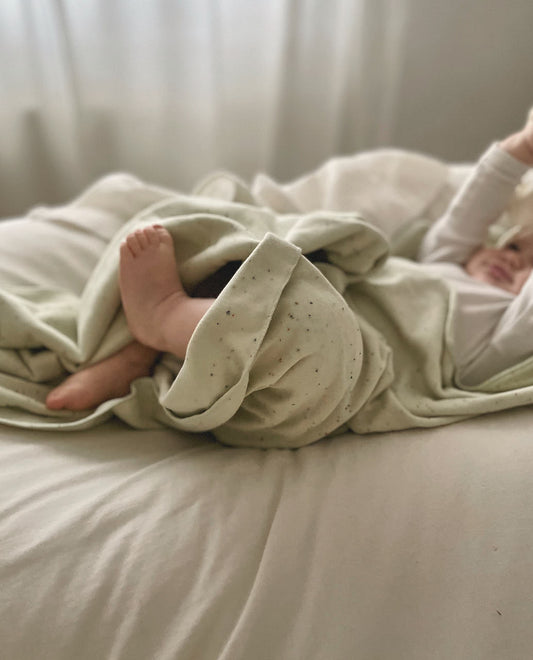XL organic cotton blanket with recycled flecks (Aloe)