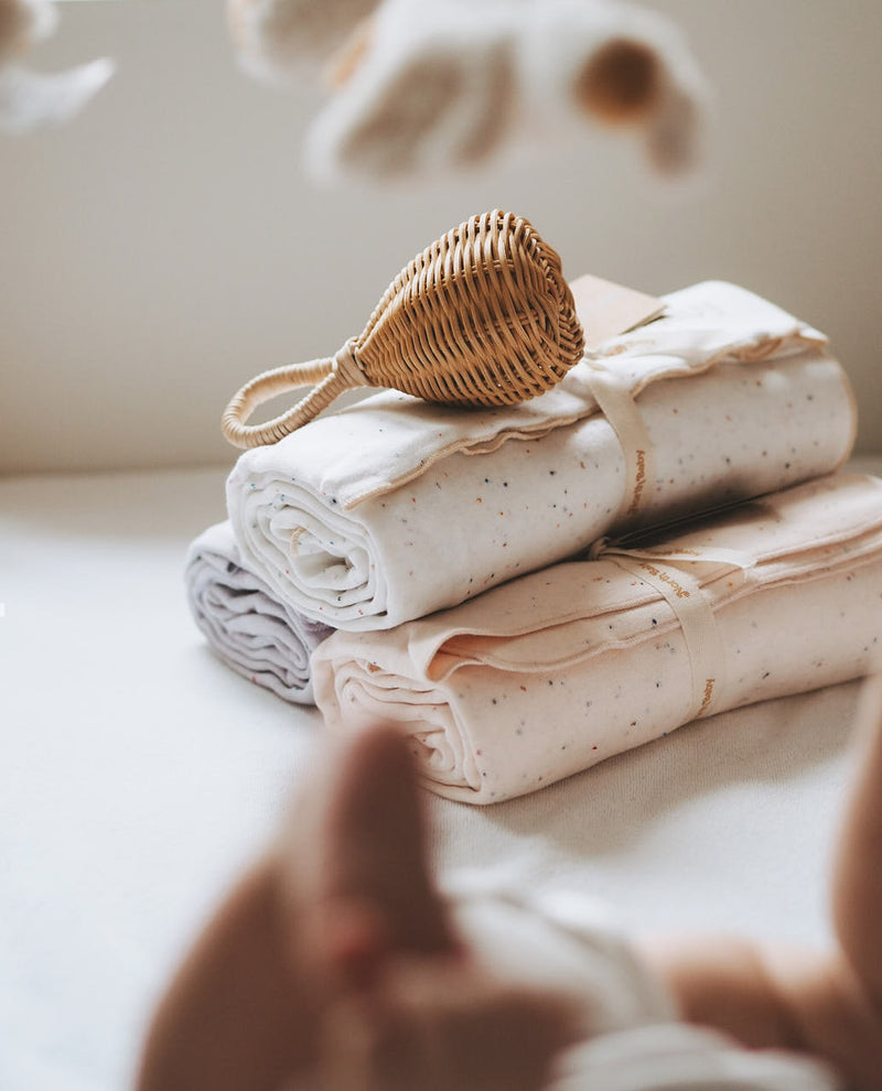 XL organic cotton blanket with recycled flecks (White Milk)