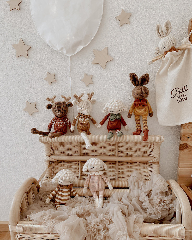 Luka Lamb I Cherry Red