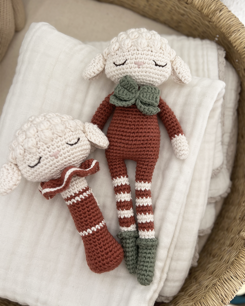 Luka Lamb I Cherry Red